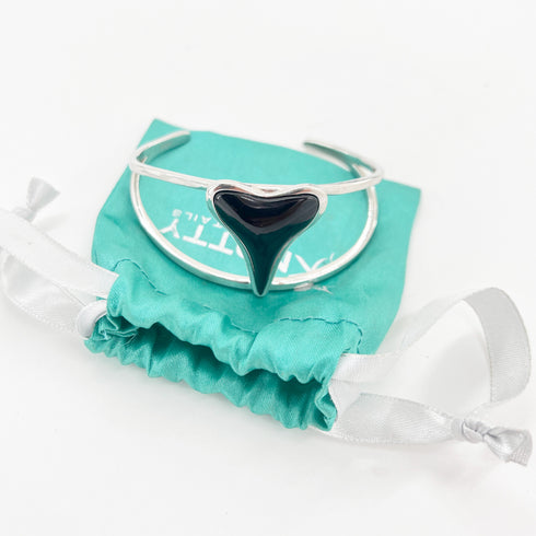 Shark Tooth Pendant Bracelet in Black Onyx and Silver Luxury